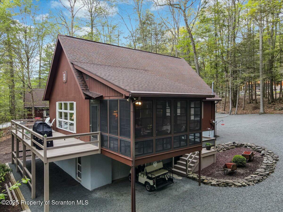 Property Photo: 32 White Oak Drive PA 18438