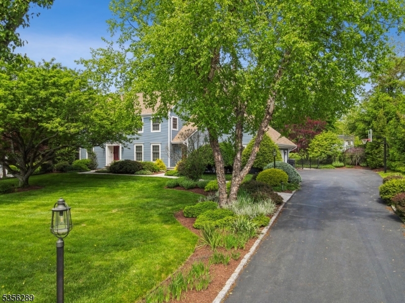 14 Pheasant Run Dr  Bernards Twp. NJ 07920 photo