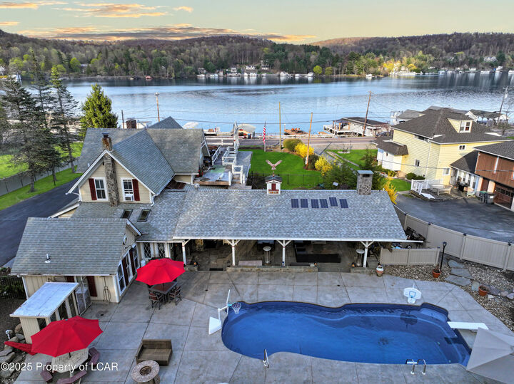 Property Photo: 2633 Lakeside Drive PA 18618
