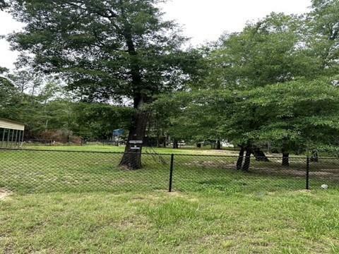 Property Photo: 179 Somerset TX 77351