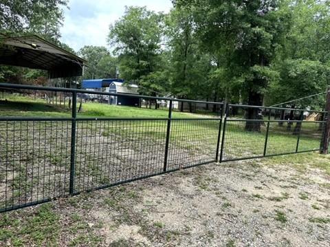 Property Photo:  179 Somerset  TX 77351 