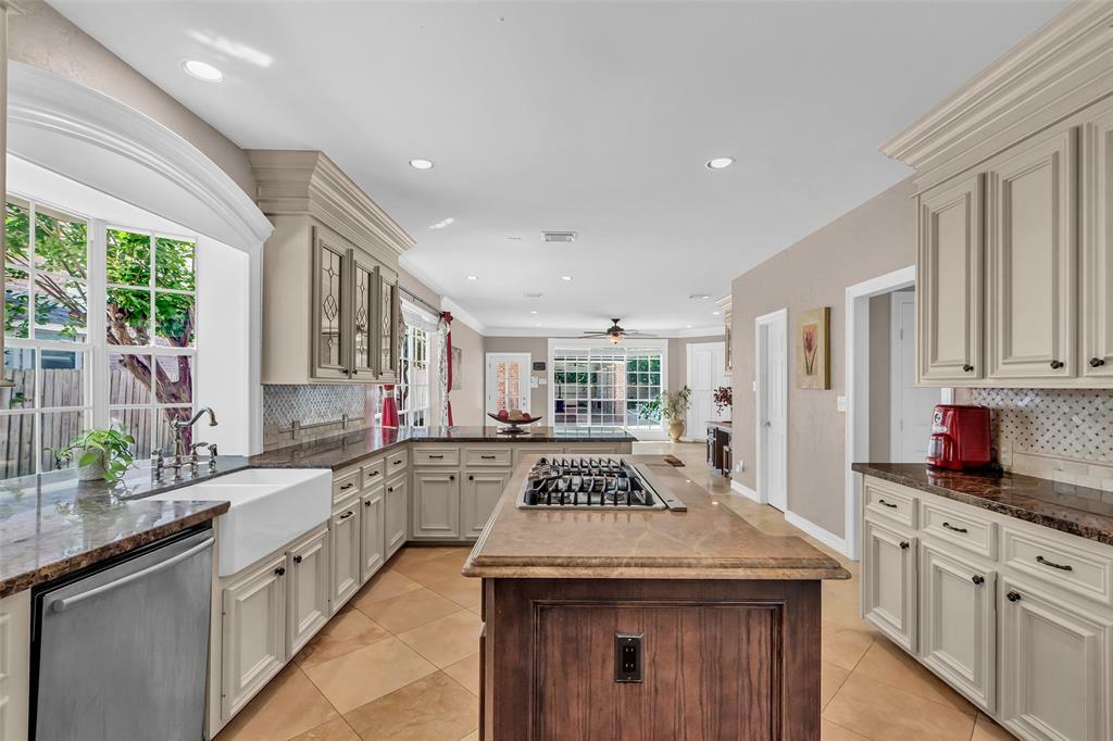 Property Photo: 16602 Darby House Street TX 77429