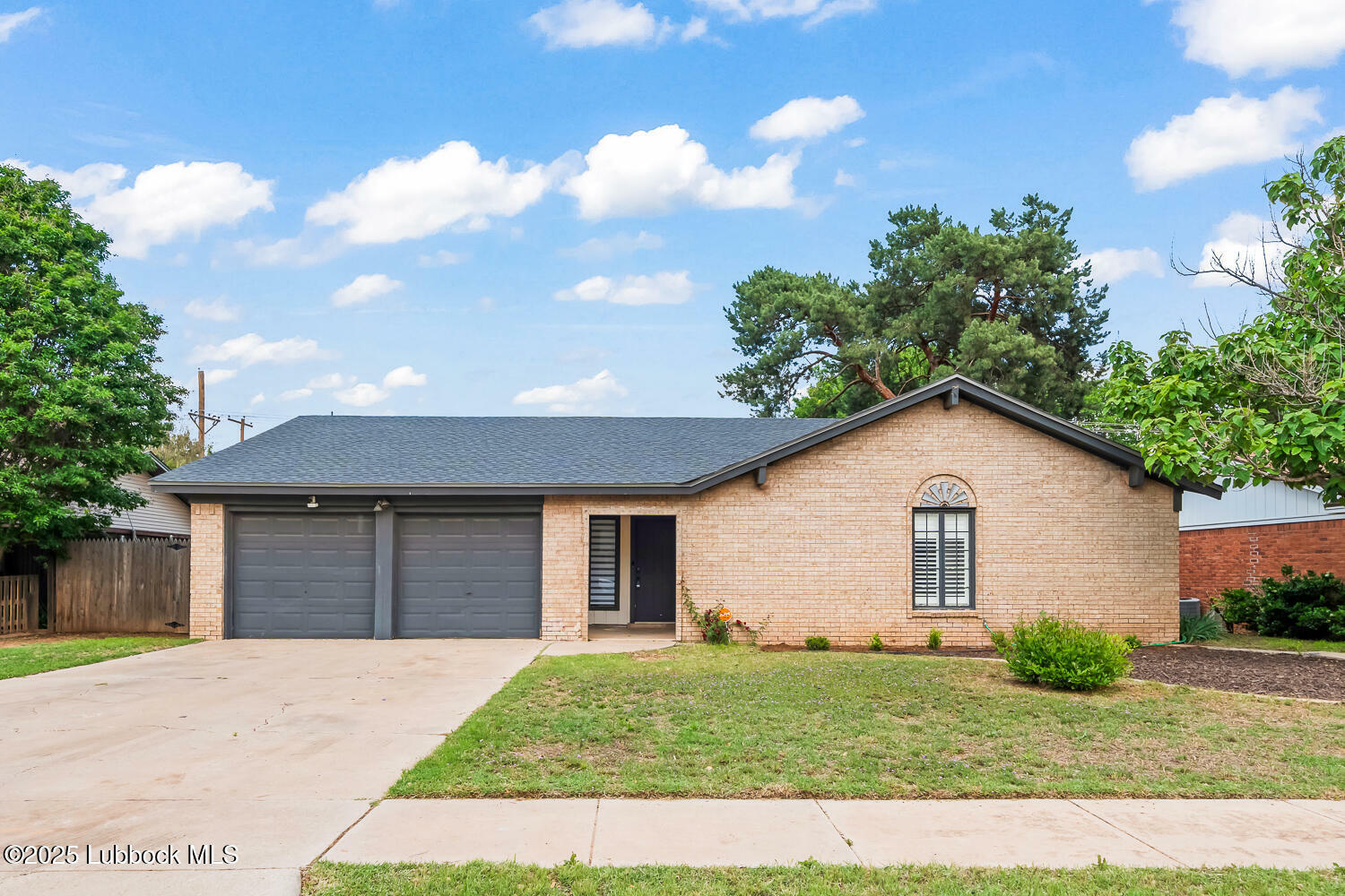 Property Photo: 2818 67th Street TX 79413