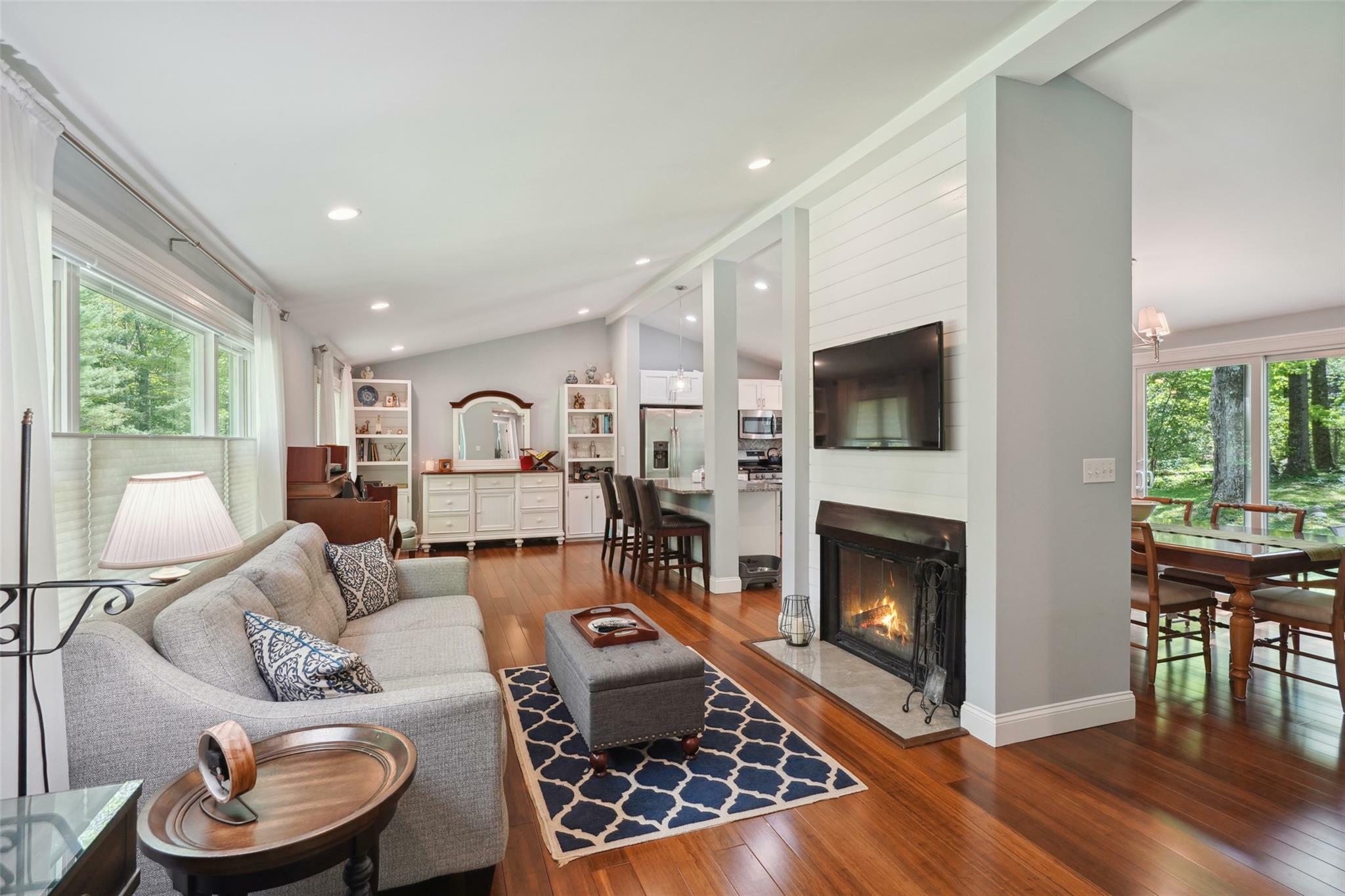 Property Photo: 17 Kingswood Way NY 10590