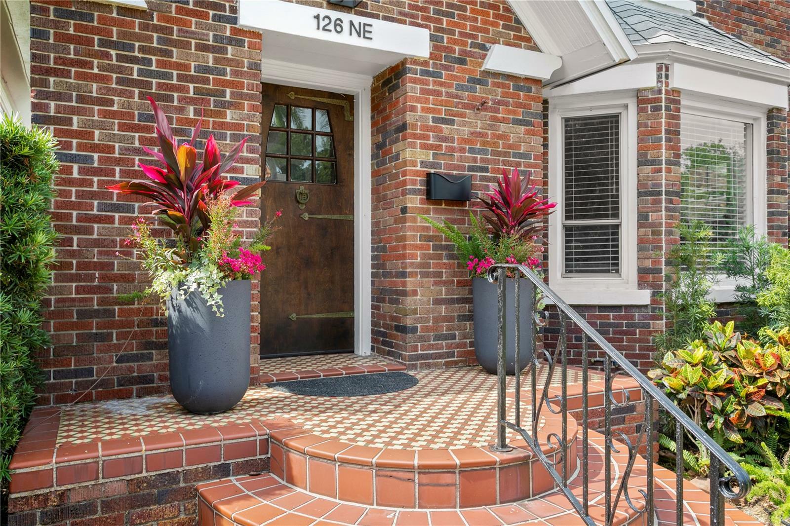 Property Photo: 126 14th Avenue NE FL 33701