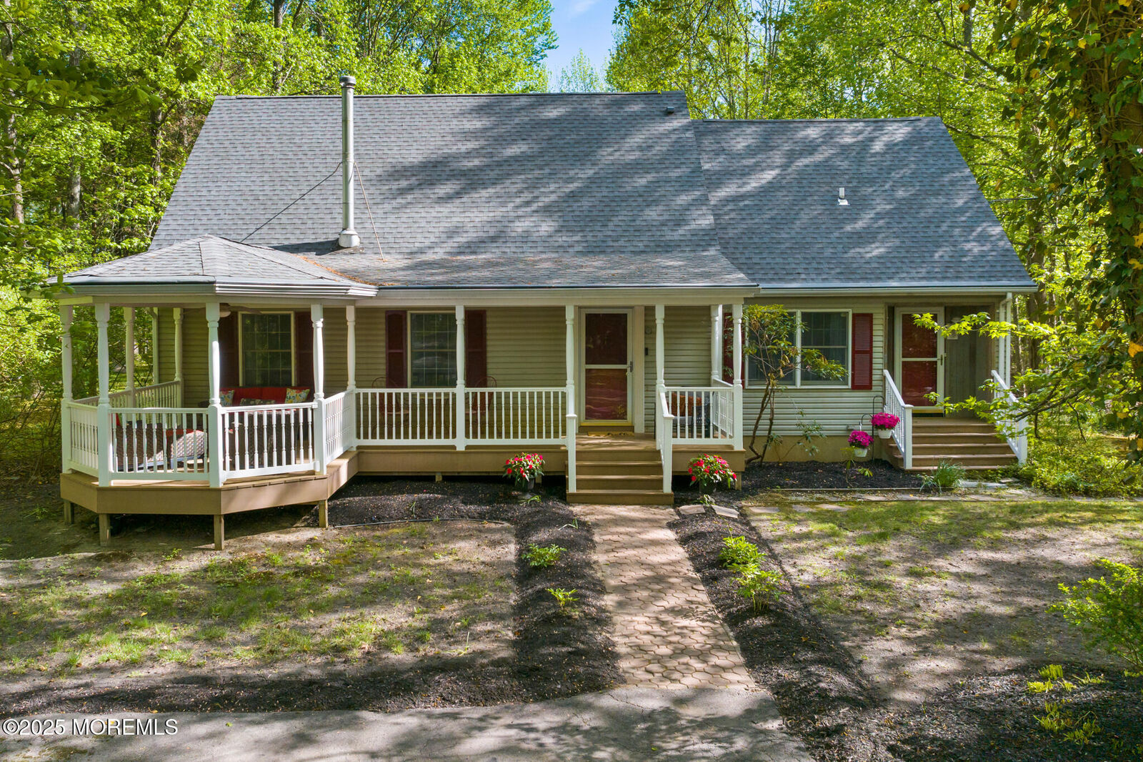 Property Photo:  47 E Pleasant Grove Road  NJ 08527 