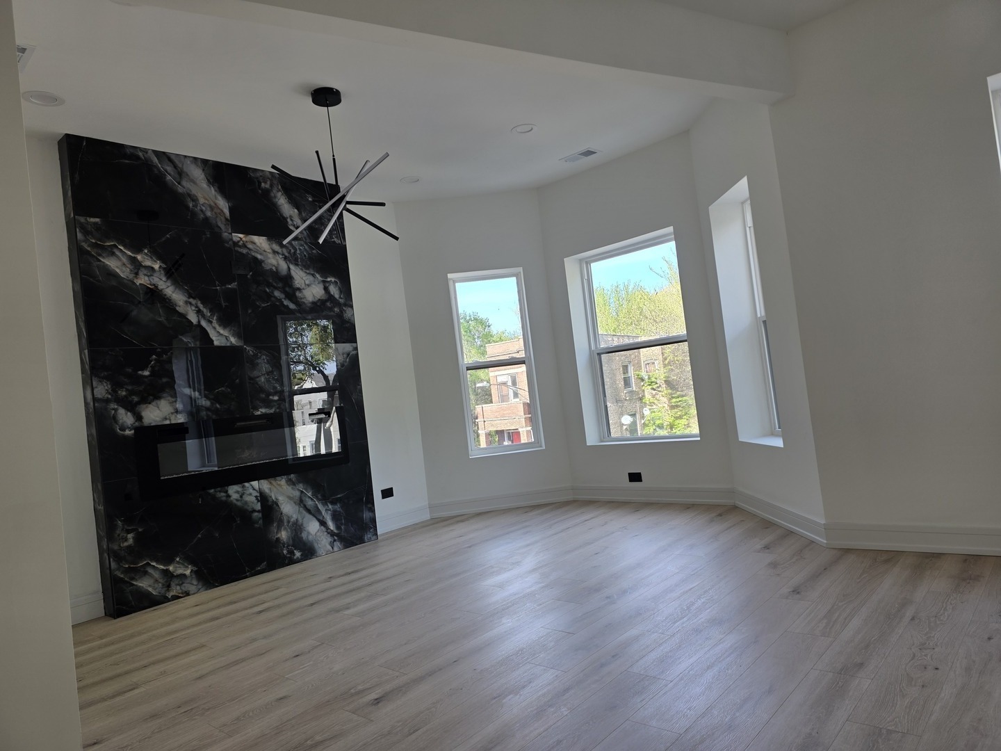 Property Photo: 6430 S Eberhart Avenue IL 60637
