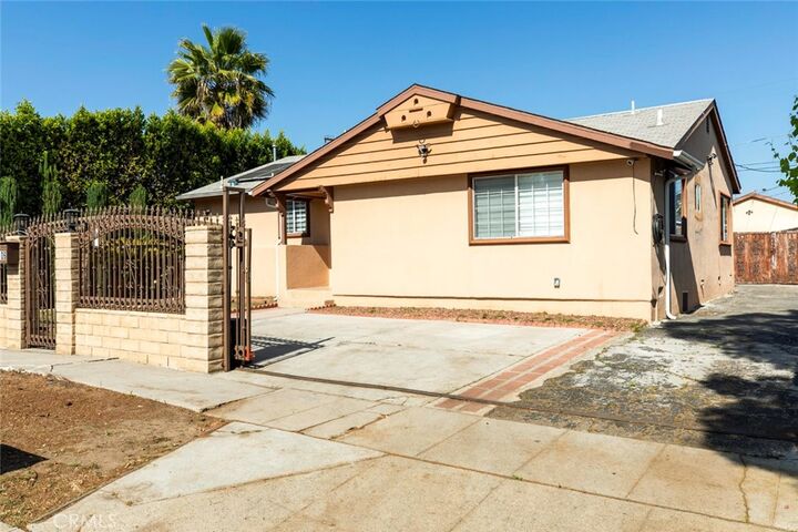 Property Photo:  7106 Teesdale Avenue  CA 91605 