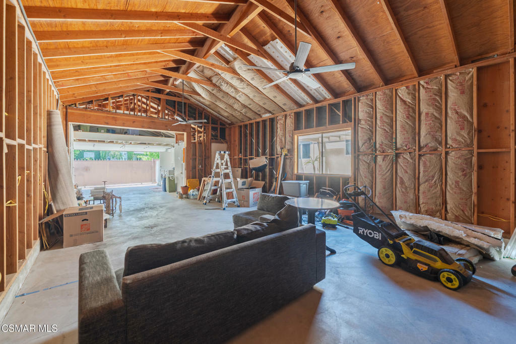 Property Photo:  6120 Zelzah Avenue  CA 91316 