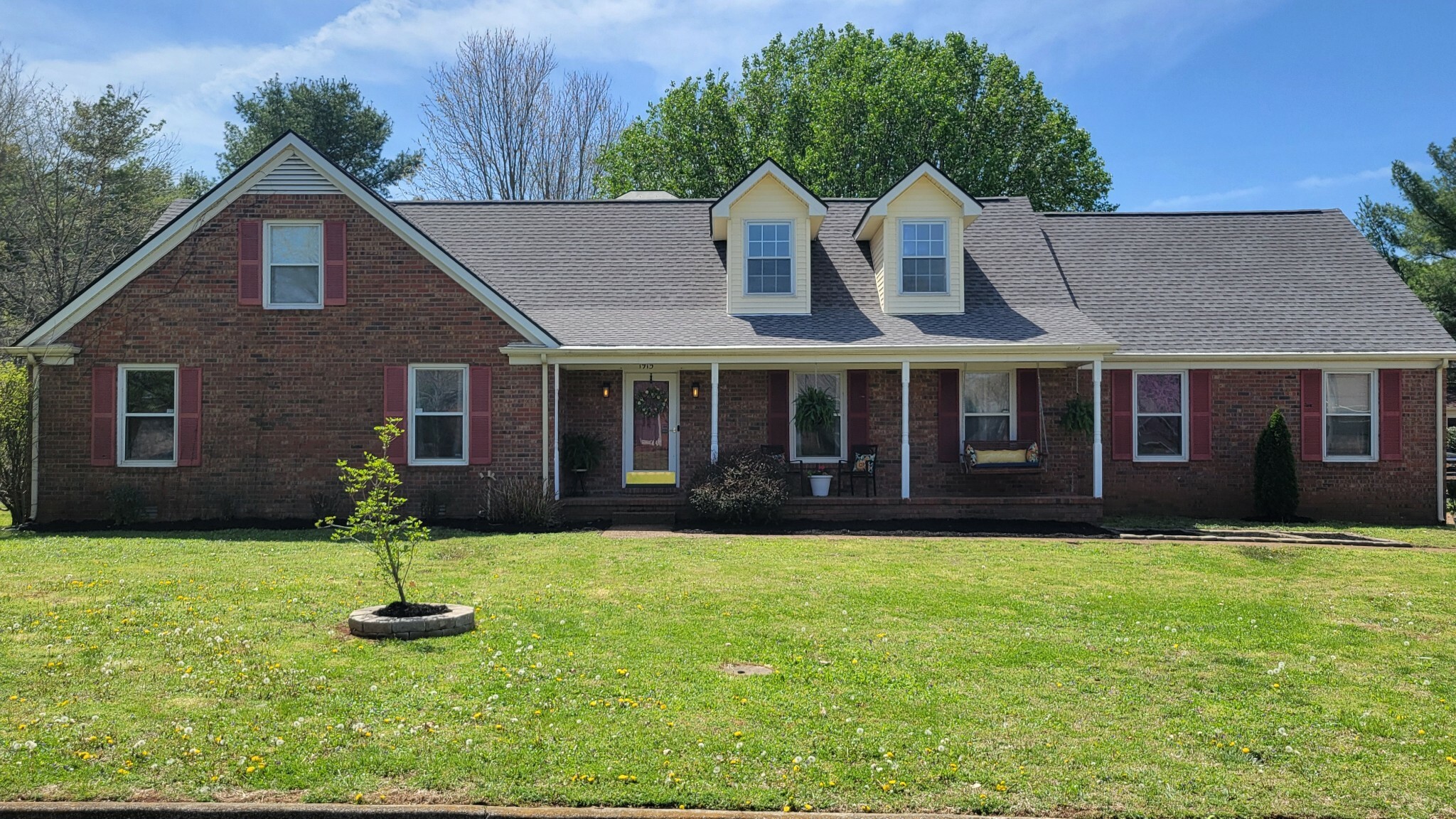 Property Photo: 1915 Wiltshire Dr TN 37129