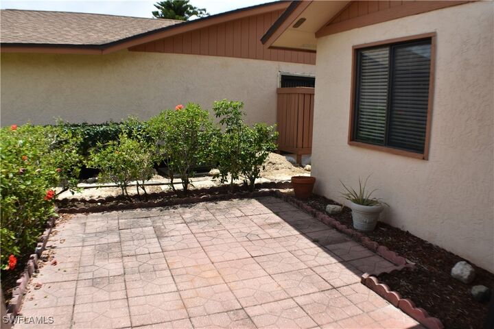 Property Photo:  6487 Royal Woods Drive  FL 33908 