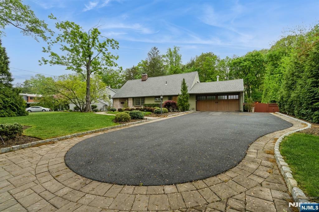 Property Photo: 913 Roslyn Road NJ 07450