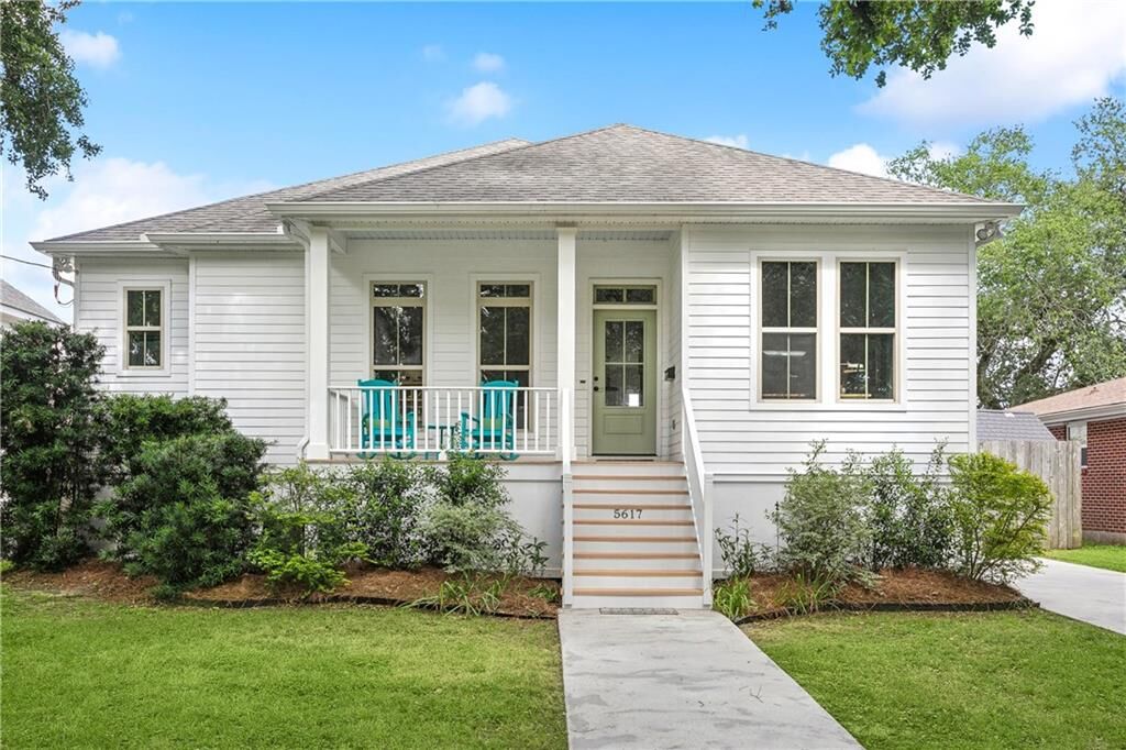 Property Photo:  5617 Pratt Drive  LA 70122 