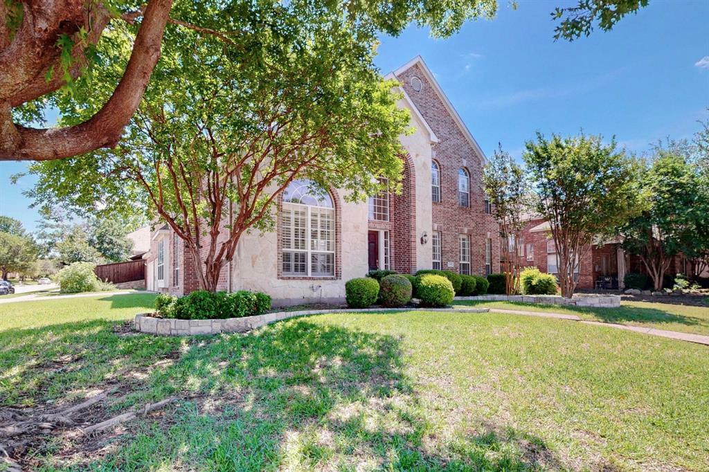 Property Photo: 416 Creekside Drive TX 75094