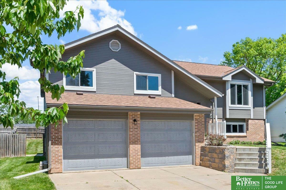 Property Photo: 910 Shenandoah Drive NE 68046