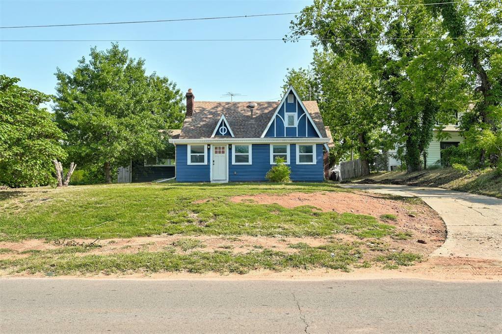 Property Photo: 1706 E Oklahoma Avenue OK 73044-3736