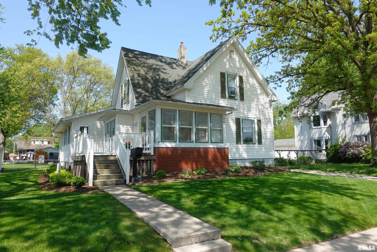 Property Photo: 796 Maple Avenue IL 61401