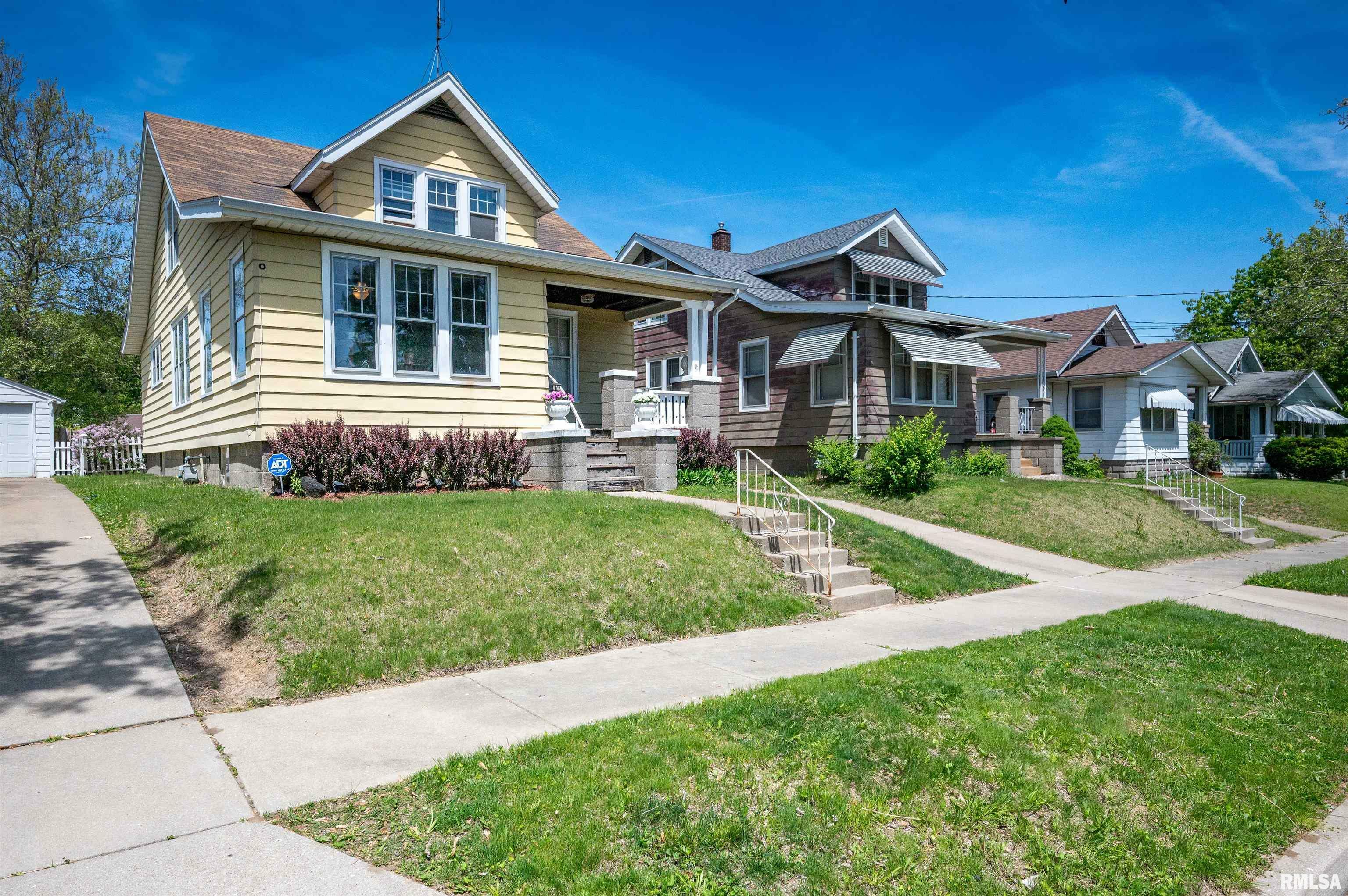 Property Photo: 1125 W Virginia Avenue IL 61604