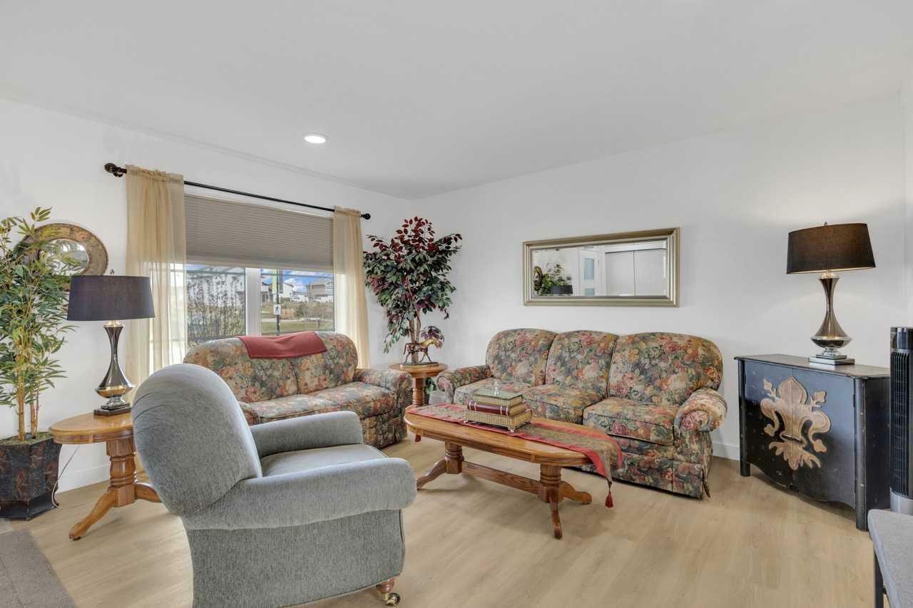 Property Photo: 100 Crestview Boulevard AB T4S 0V8