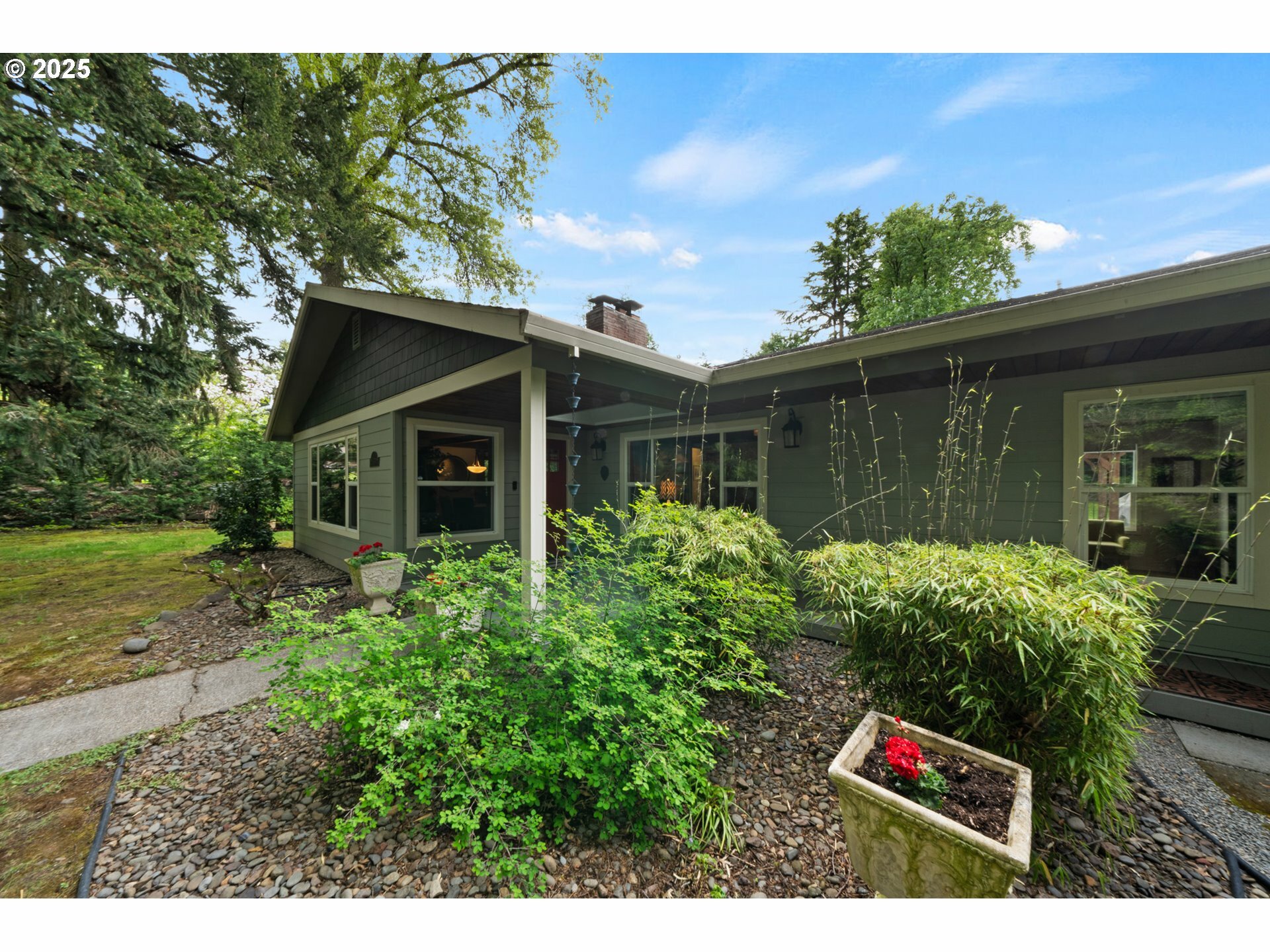 Property Photo: 3144 Diane Dr OR 97035