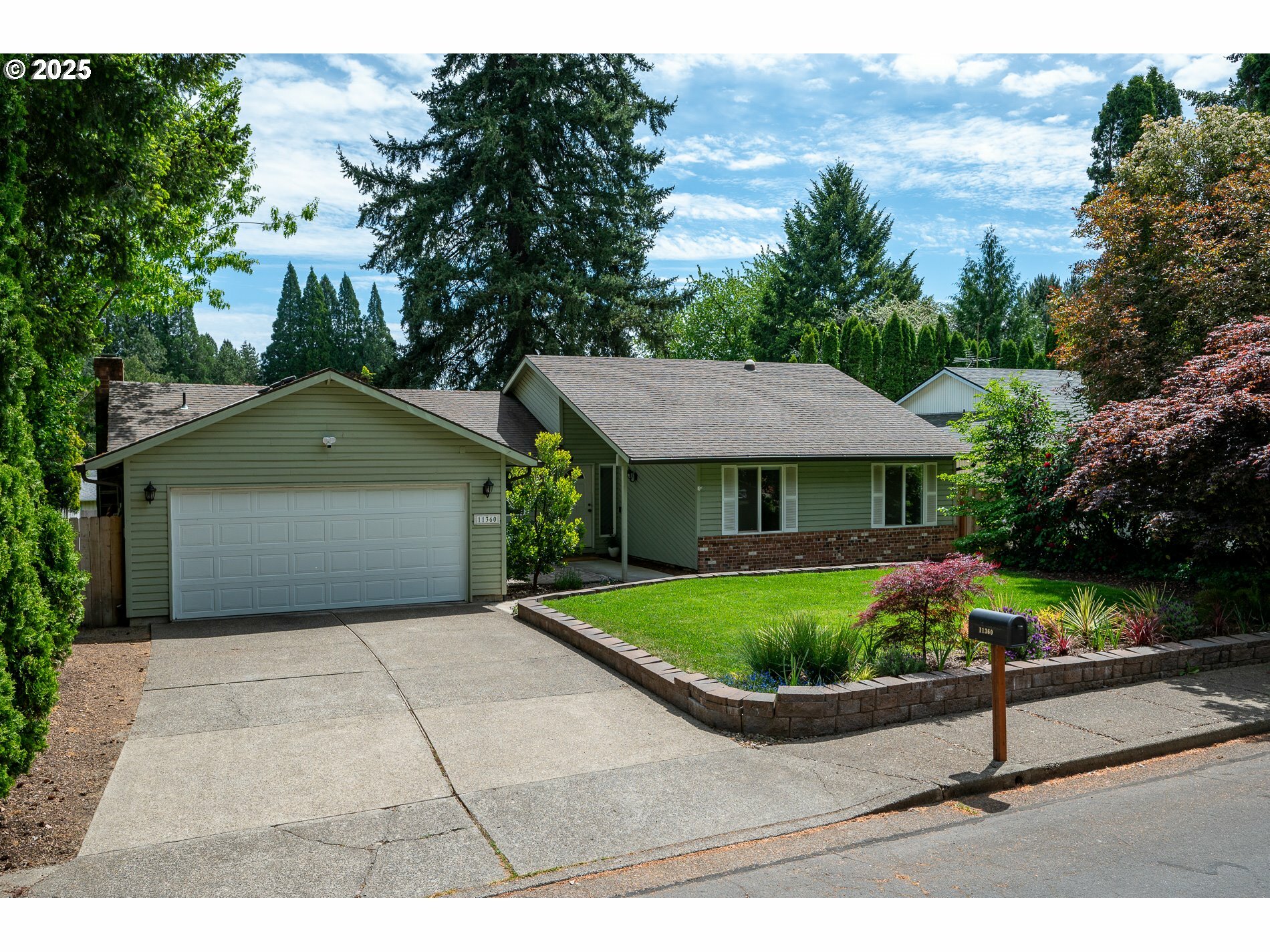 Property Photo: 11360 SW 108th Ave OR 97223