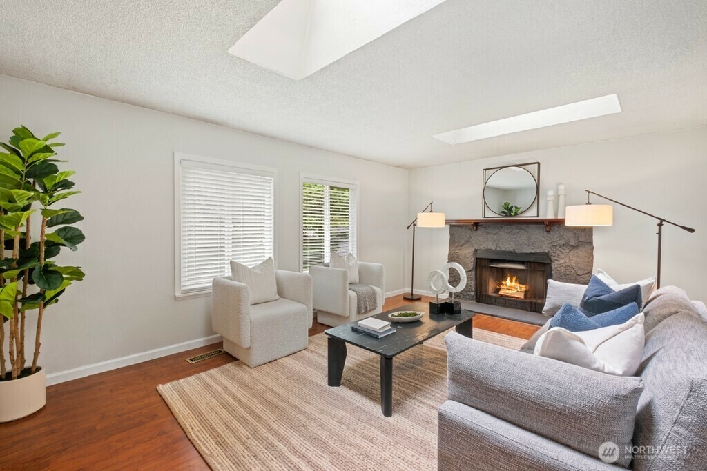 Property Photo: 26221 222nd Place SE WA 98038