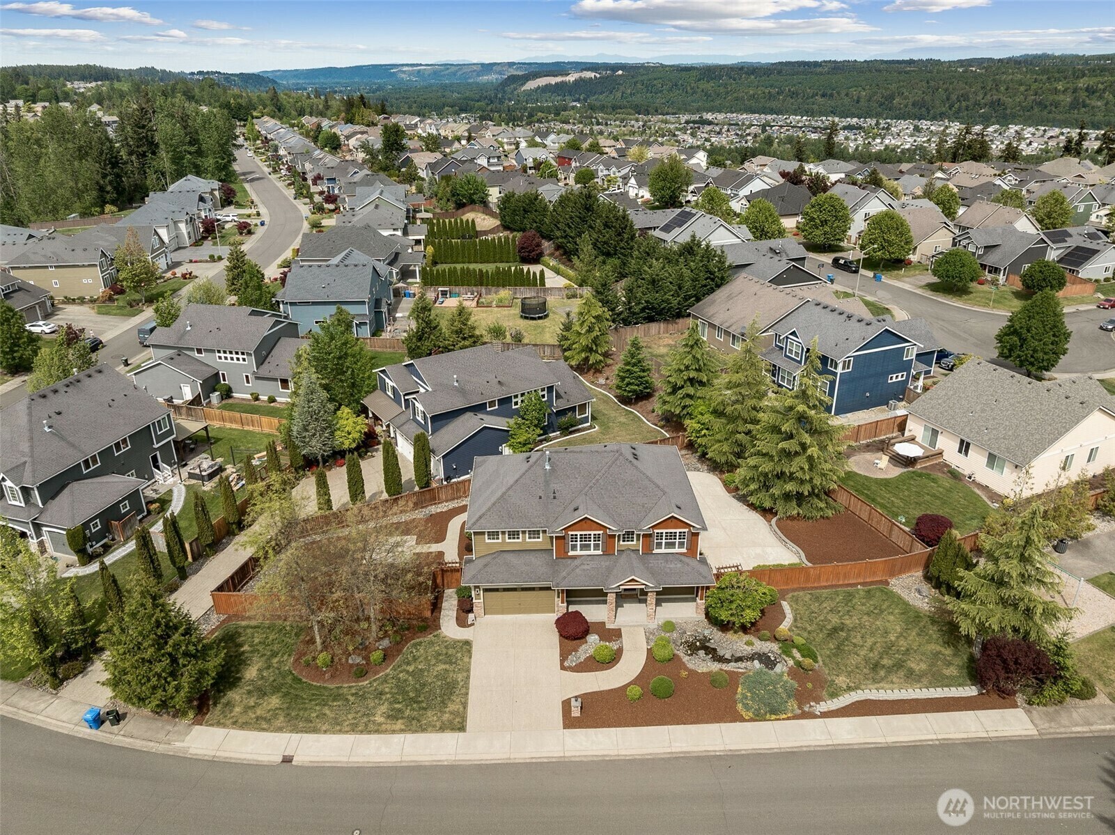 Property Photo: 13809 172nd Pl E WA 98374
