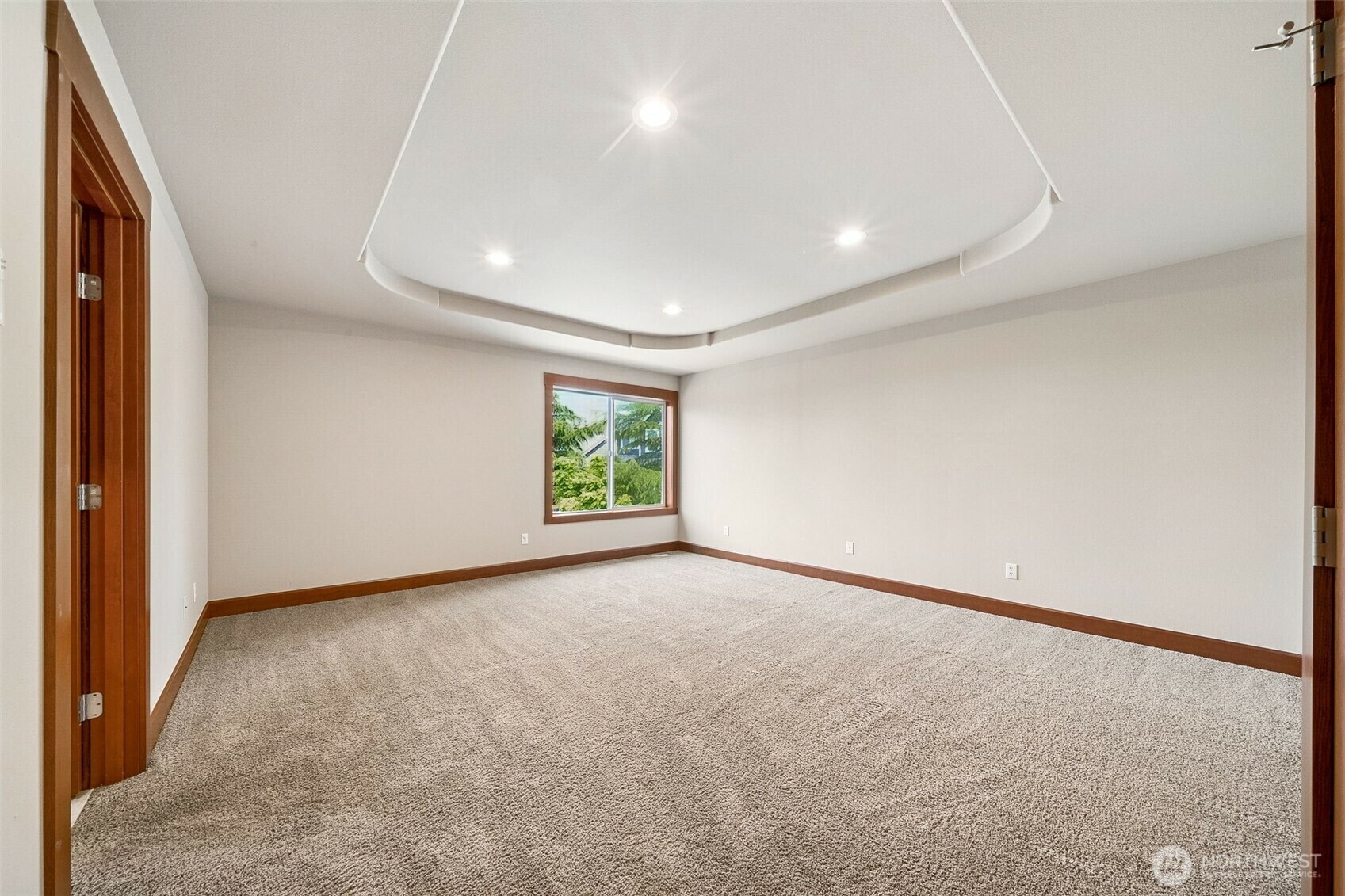 Property Photo: 13809 172nd Pl E WA 98374