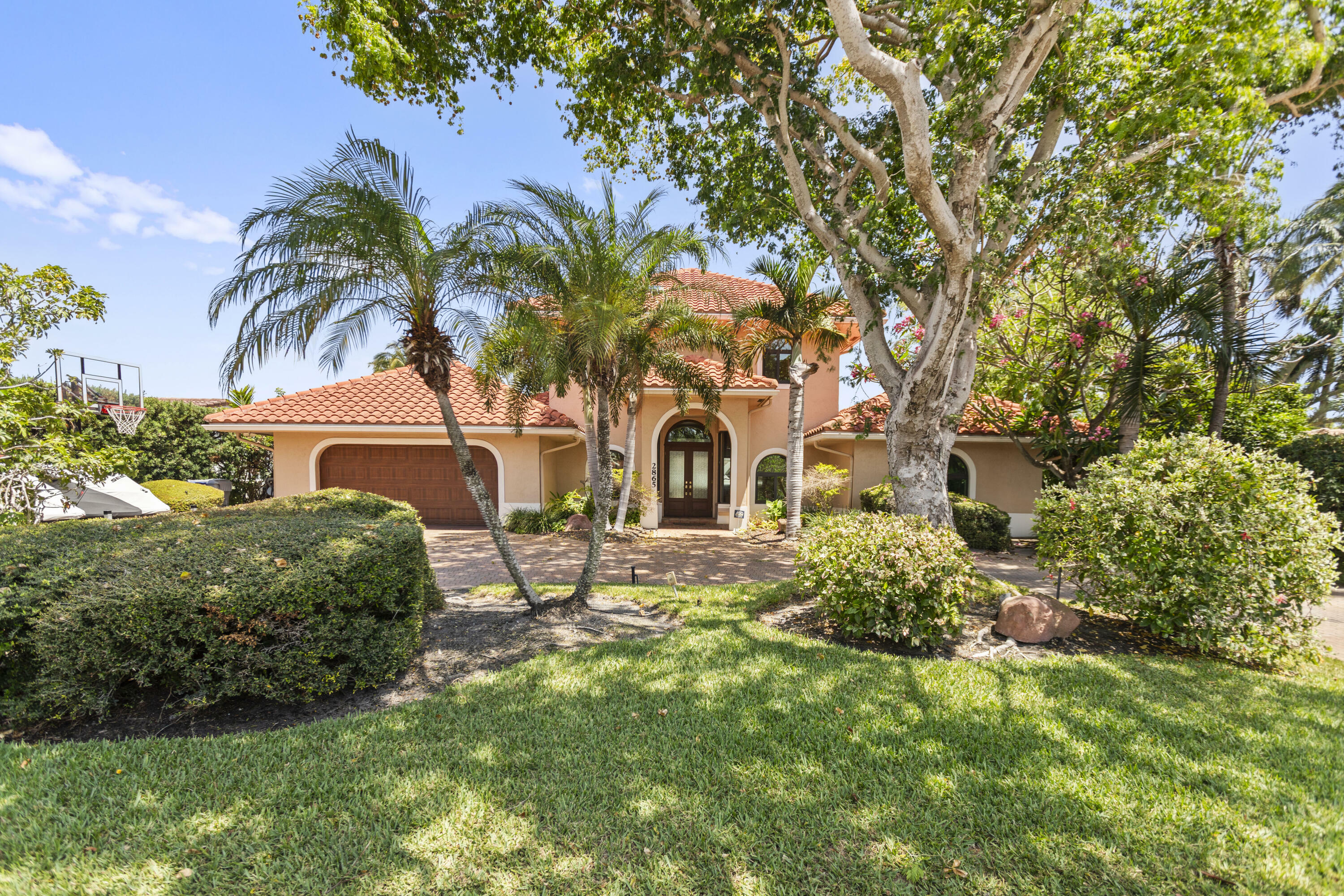 Property Photo: 2865 NE 19 Street FL 33062
