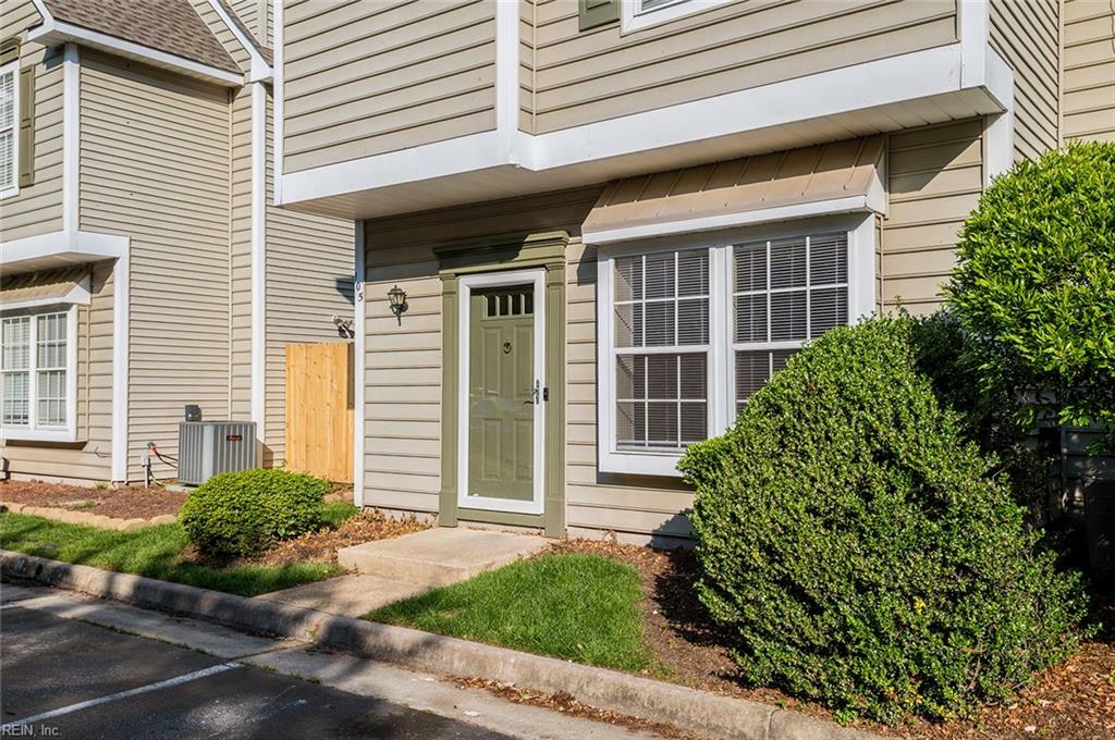 Property Photo: 105 Watson Dr VA 23602