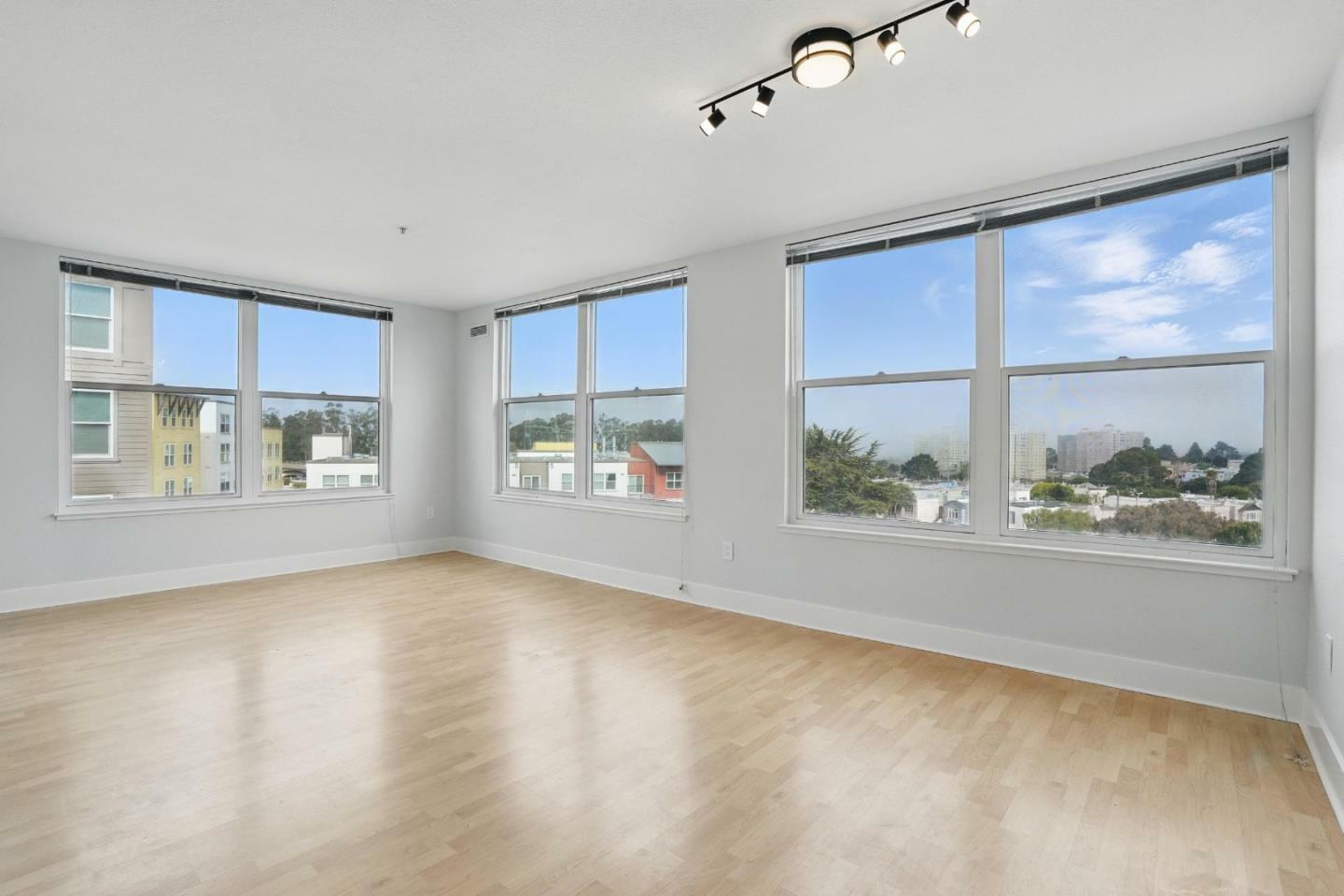 Property Photo: 8200 Oceanview Terrace 302 CA 94132