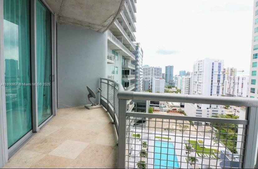 Property Photo: 690 SW 1st Ct 1227 FL 33130