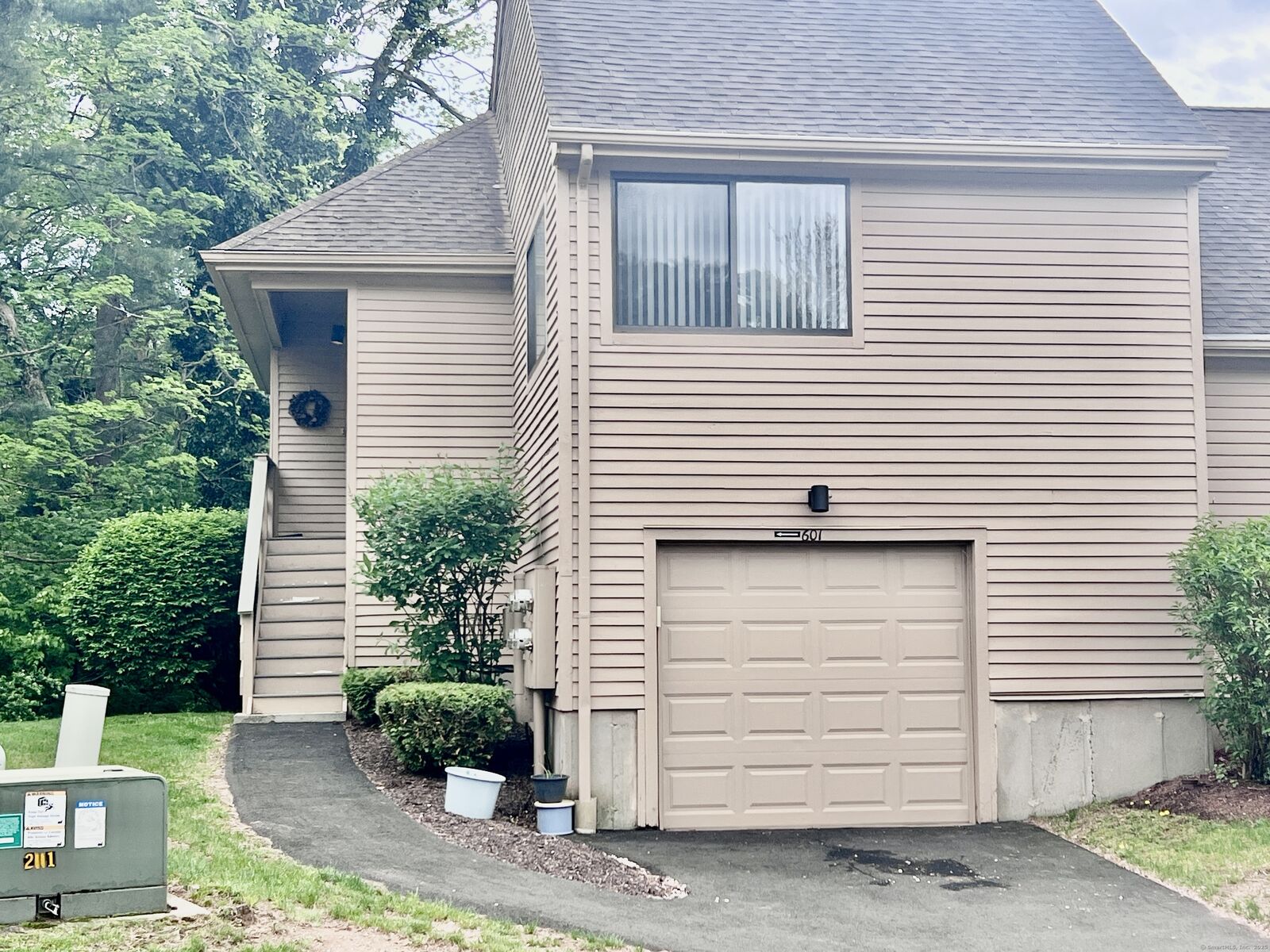 Property Photo: 210 Treadwell Street 601 CT 06517