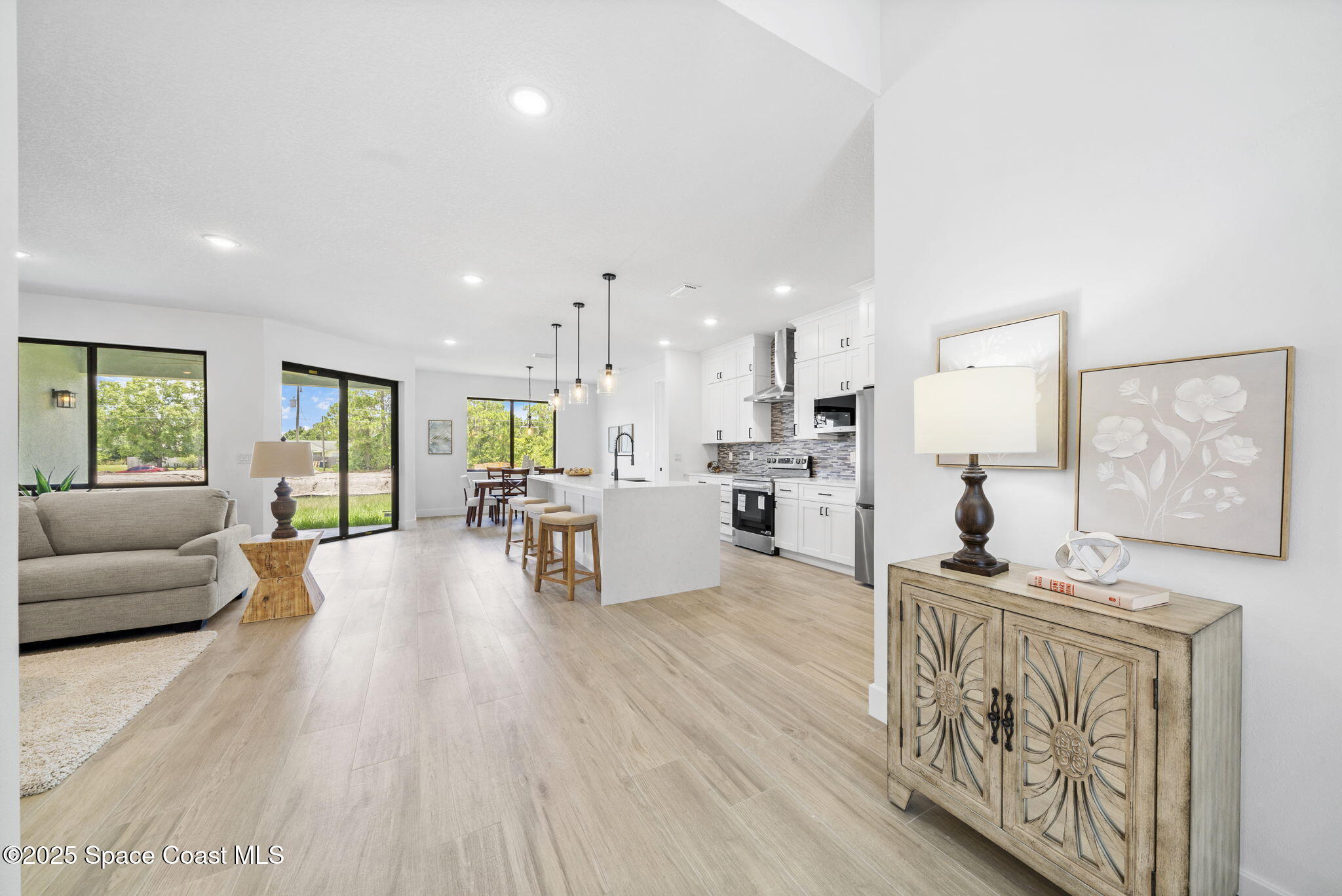 Property Photo: 2990 Hackensack Avenue SE FL 32909