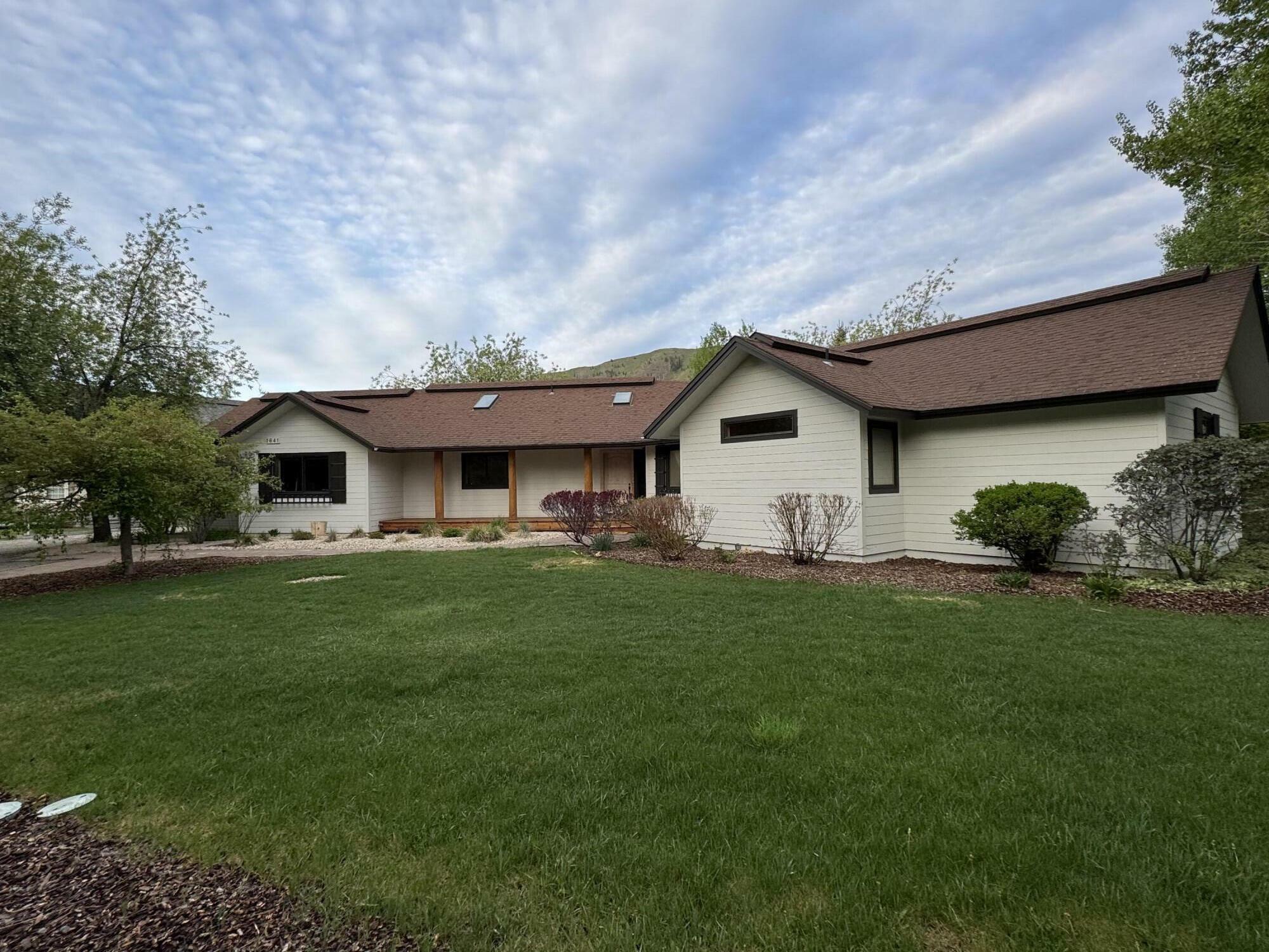 Property Photo: 1641 Northridge Dr ID 83333