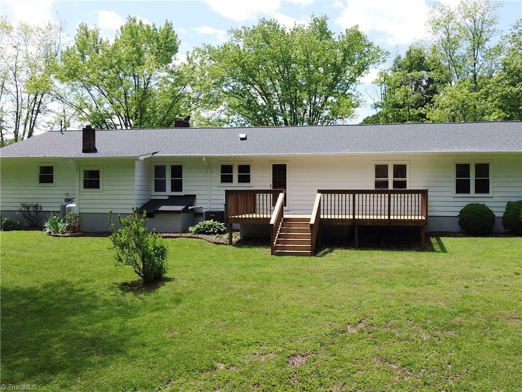 Property Photo: 5911 Greenhorn Road NC 28669