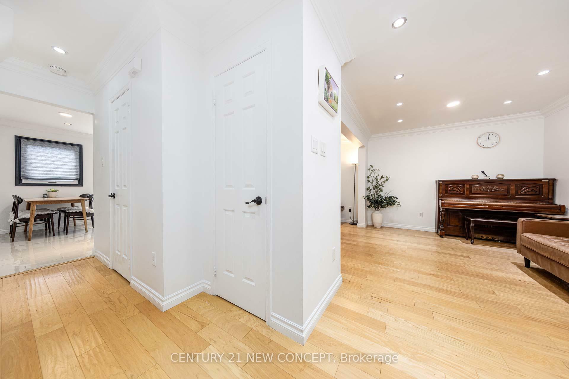 Property Photo: 88 Bradbeer Crescent ON L4J 5N1