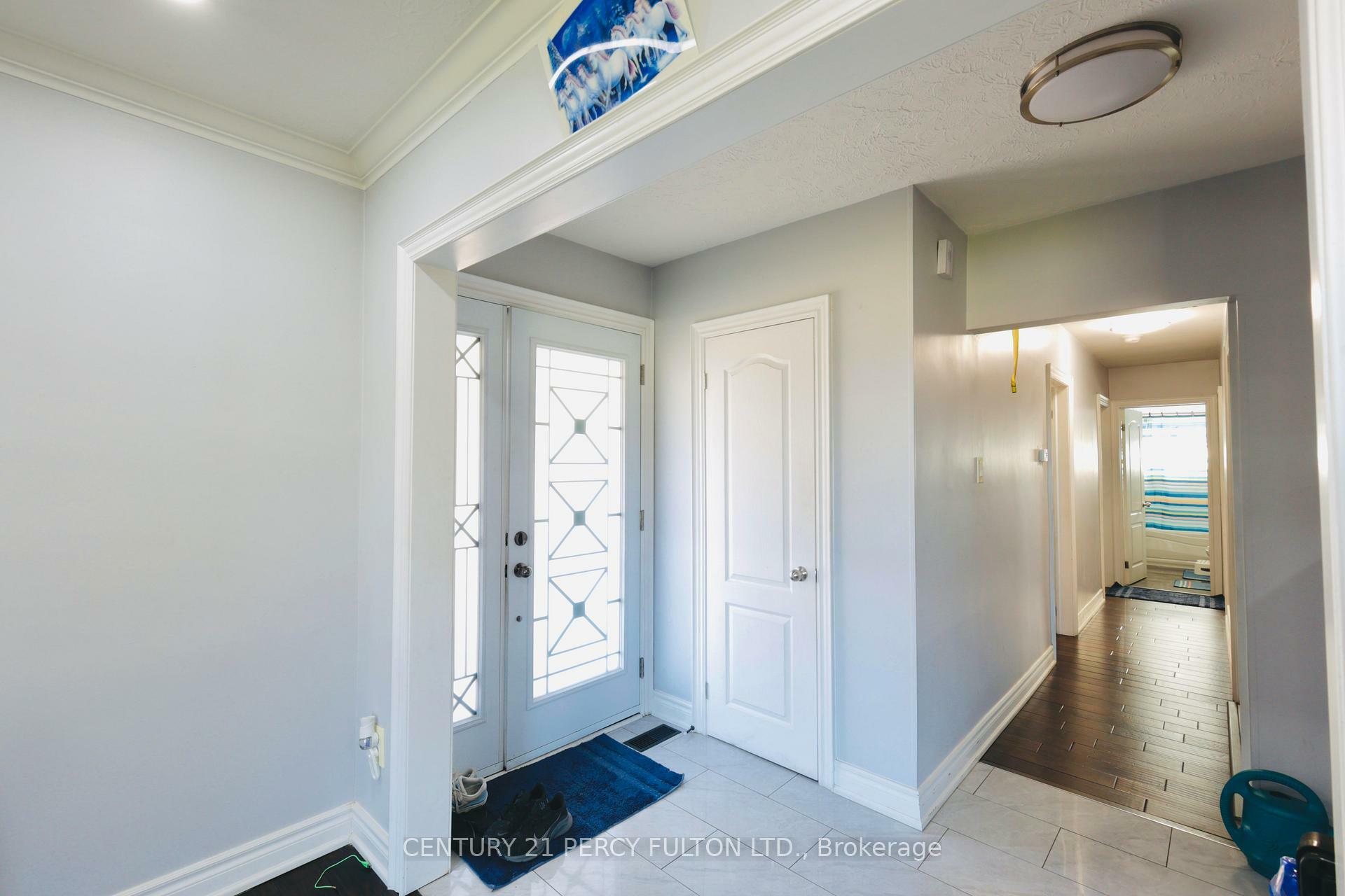 Property Photo: 184 Canlish Road Upper ON M1P 1T2