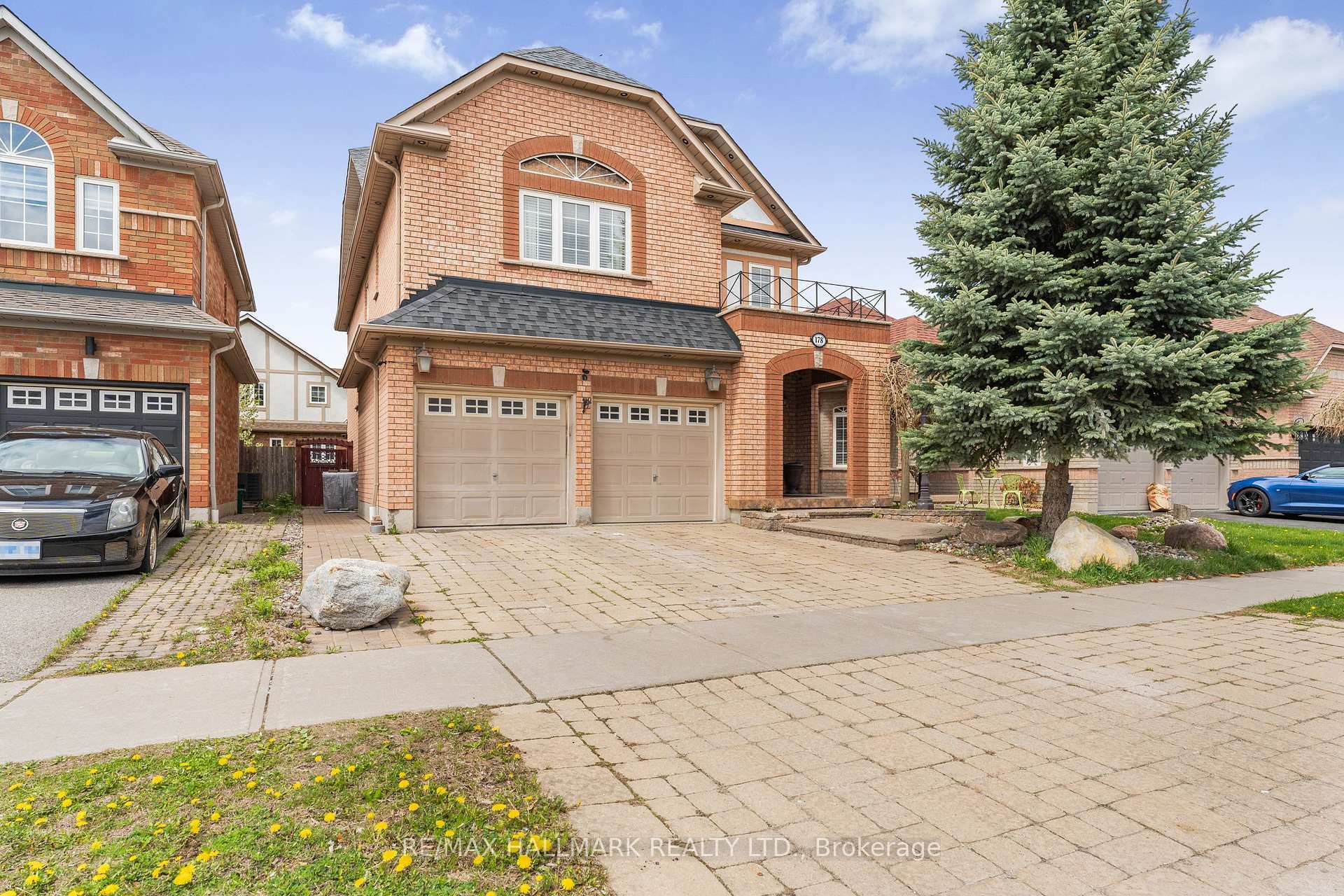178 Stonemanor Avenue  Whitby ON L1R 2Z1 photo