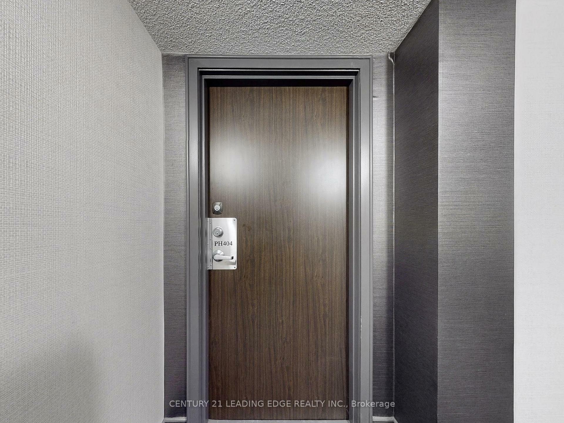 Property Photo: 5785 Yonge Street Ph404 ON M2M 4J2