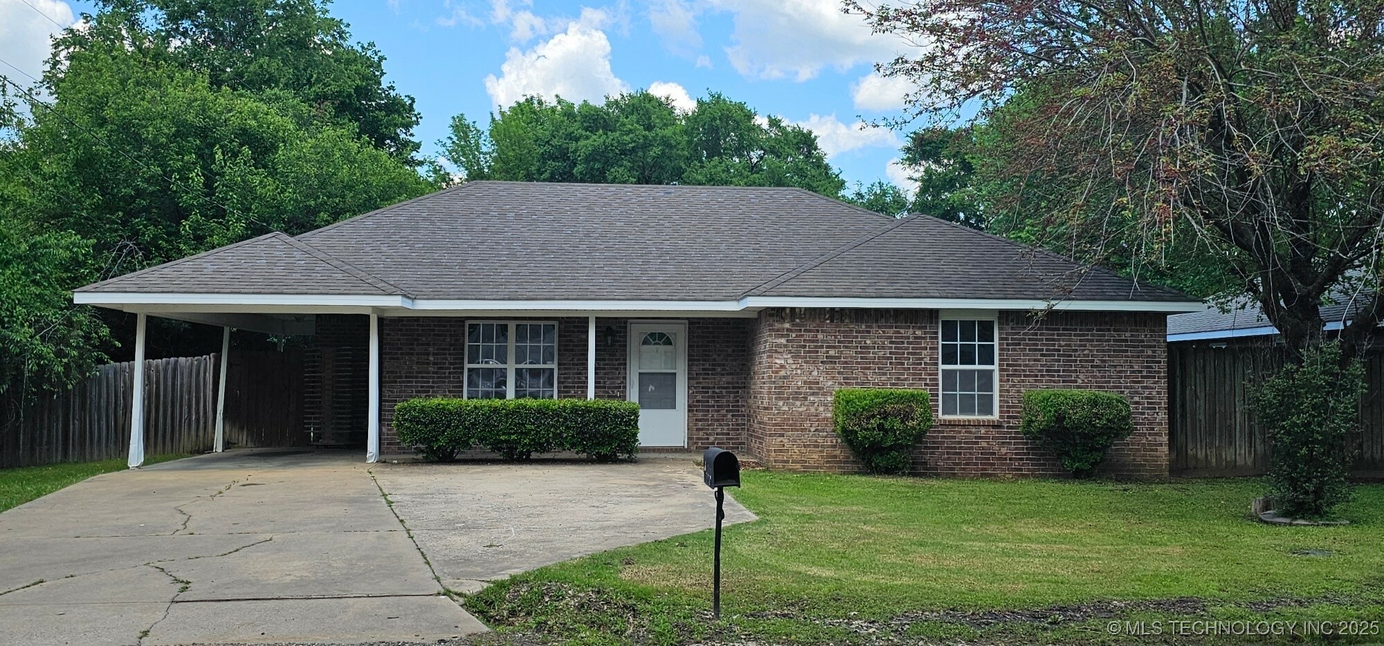 Property Photo: 103 E Iola OK 74955