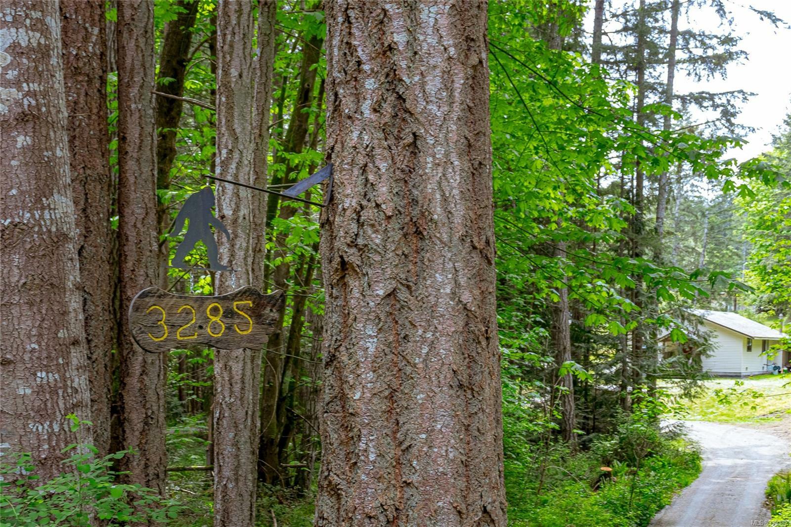 Property Photo: 3285 Decourcy Dr BC V9G 1E2