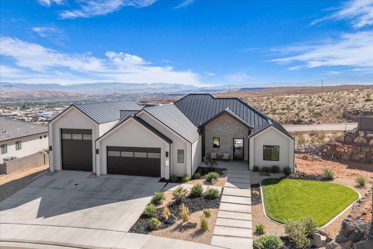 Property Photo: 1003 Grand Heights Dr UT 84770