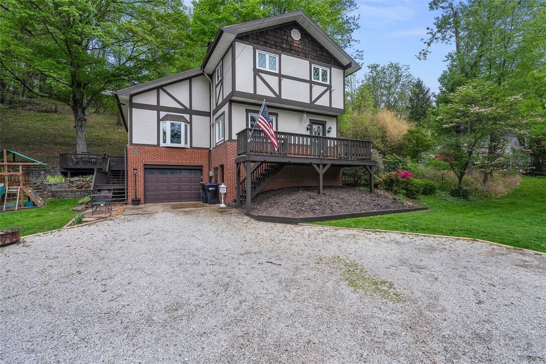 Property Photo: 1411 Charlton Heights Rd PA 15108