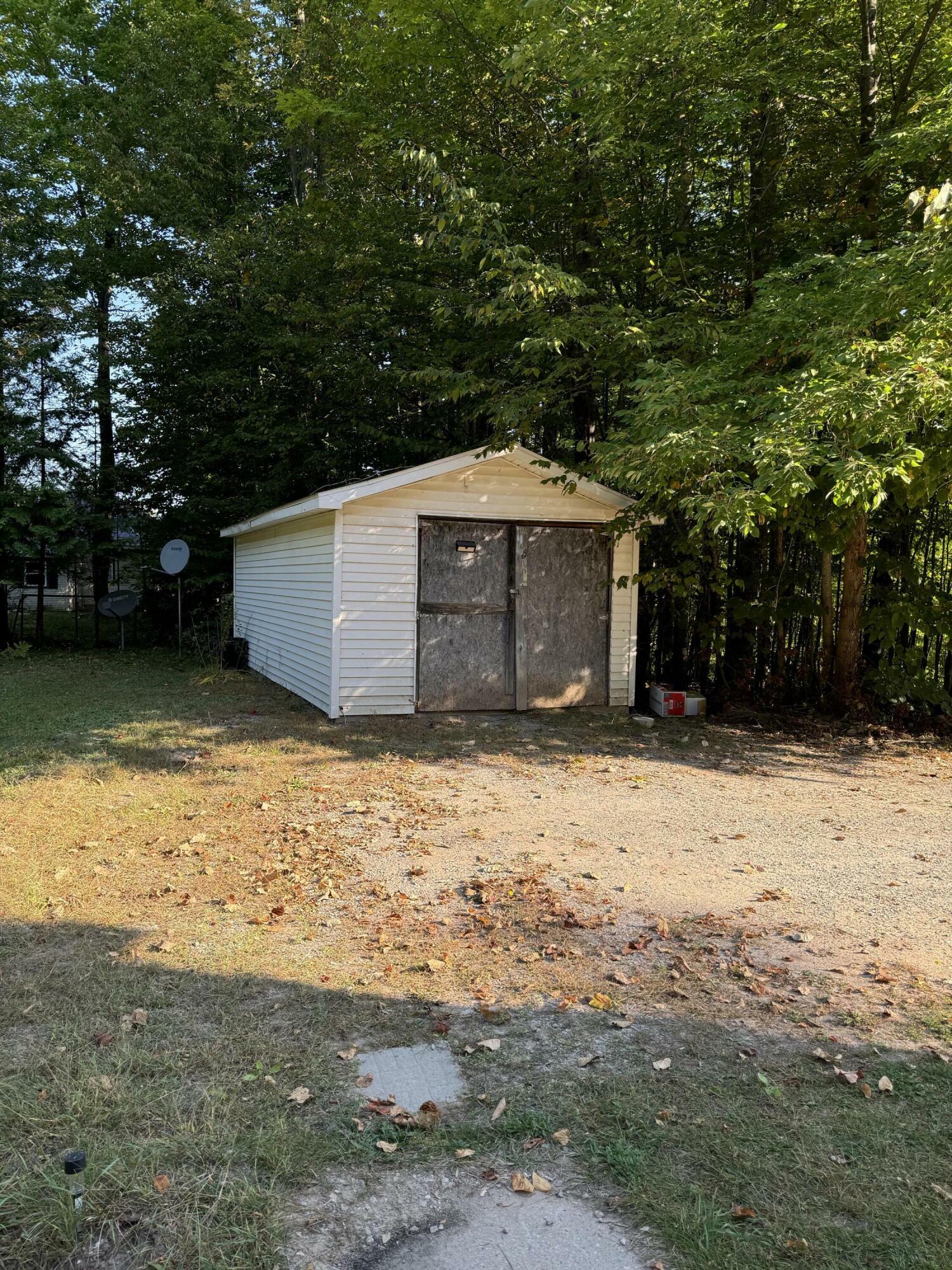 Property Photo: 6046 Reams Road MI 49706