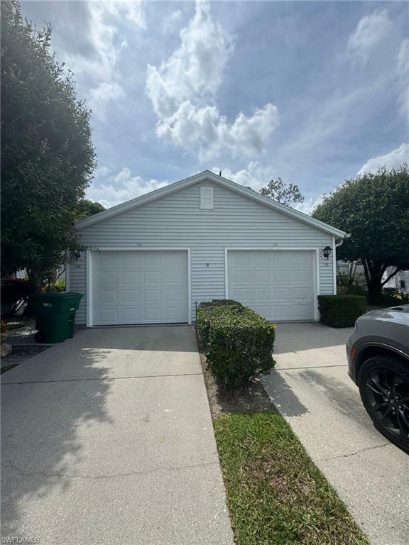 Property Photo: 120 Quail Forest Blvd 10 FL 34105