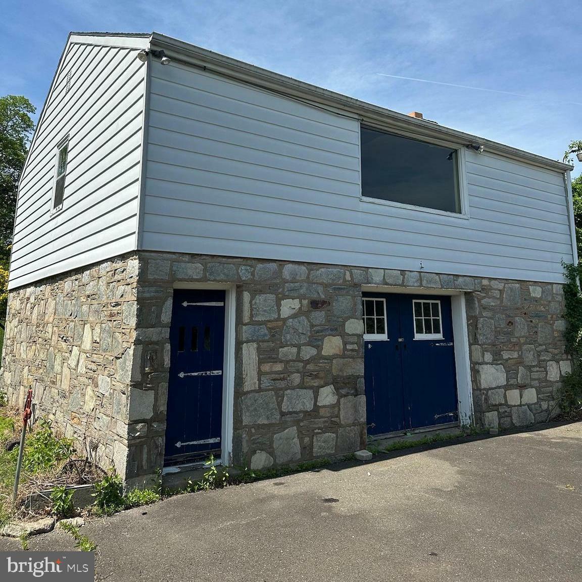 Property Photo: 1524 Cedar Hill Road PA 19002