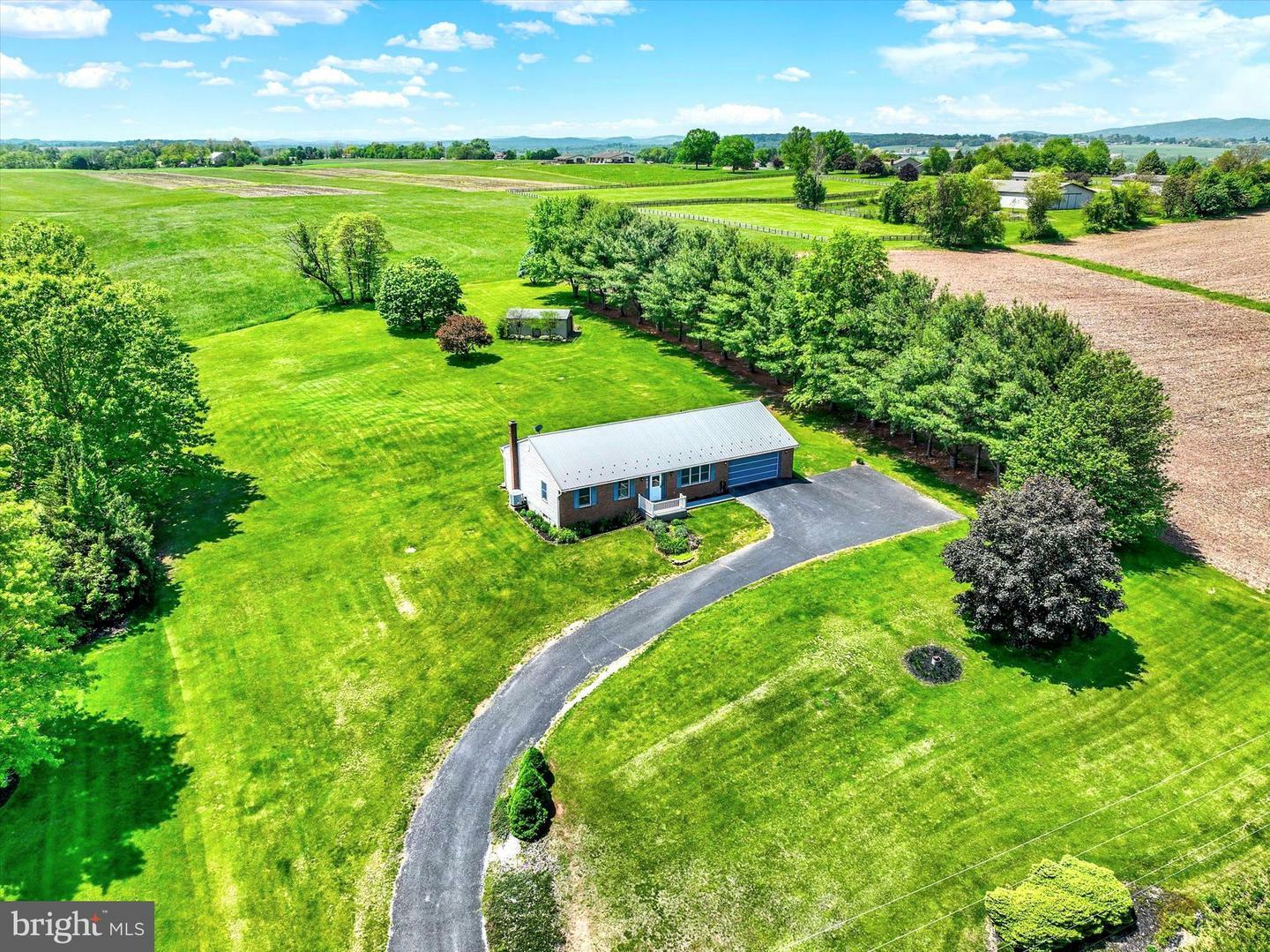 9211 Carlisle Road  Wellsville PA 17365 photo
