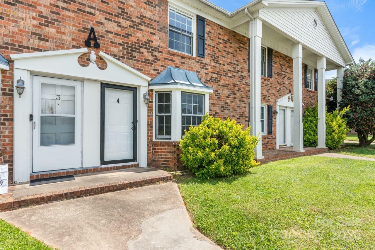 Property Photo:  160 17th Street Place NW  NC 28601 