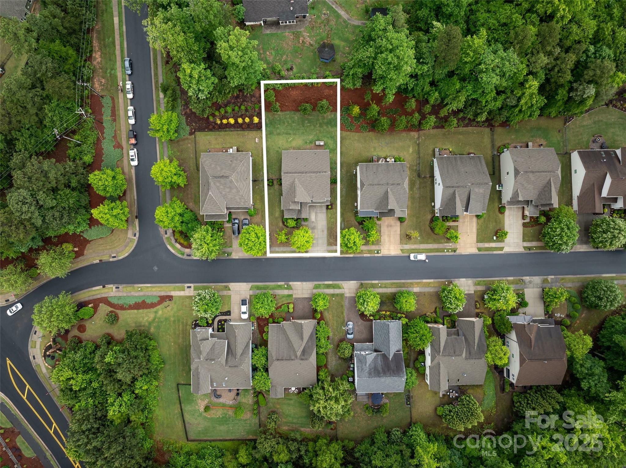 Property Photo: 15630 Oleander Drive NC 28278